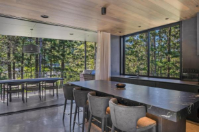 Hayters Hideaway - Luxury Home in Suffolk Park, Suffolk Park